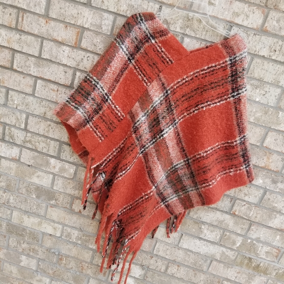 Orange Black White Soft Plaid Poncho Sweater Oklahoma State Cowboys Wrap OSFM - Picture 2 of 8